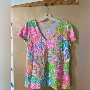Lilly Pulitzer Vibrant Pink and Green Tropical V-Neck Tee Women’s Size Large